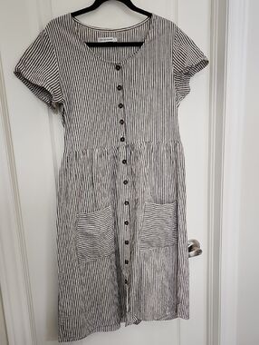 L 100% Linen Charcoal & White Striped Button-Front Dress